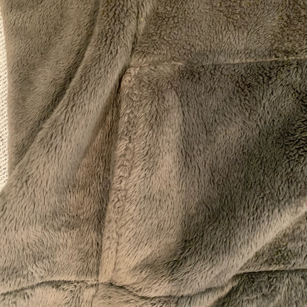 North Face Pullover - Picture 4 of 4